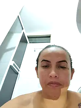 carolina uribe online show from 12/29/24, 04:08