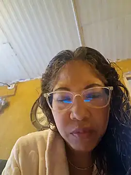 mila38 online show from 11/18/25, 09:47