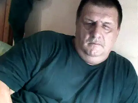 Snapshot of Vyrtous579 chatting on 10/13/25, 03:23 Vyrtous579 online show from 10/13/25, 03:23