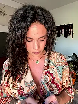 Clara-xoxo online show from 10/29/25, 01:46