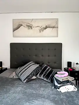 Clara-xoxo online show from 11/10/25, 02:05