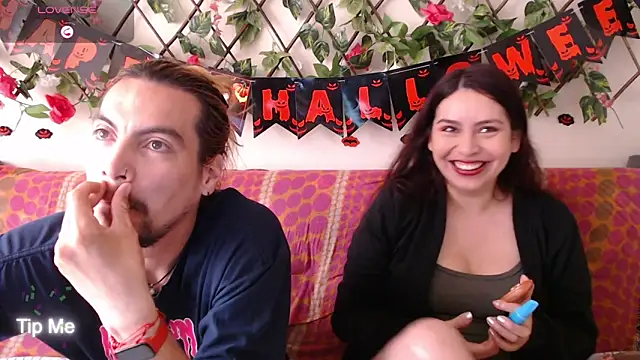 Snapshot of Jack_Emily1 chatting on 10/27/25, 04:44 Jack Emily1 online show from 10/27/25, 04:44