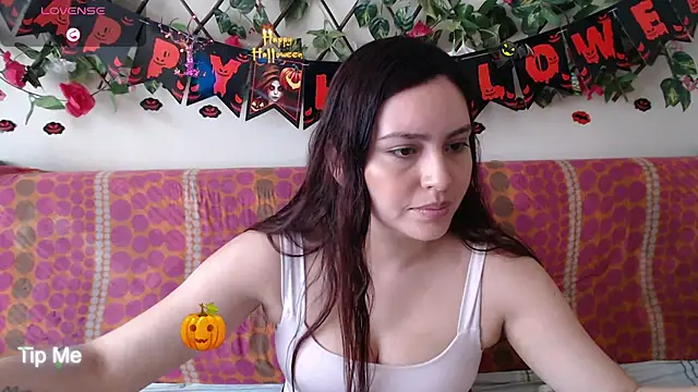 Snapshot of Jack_Emily1 chatting on 10/31/25, 05:25 Jack Emily1 online show from 10/31/25, 05:25