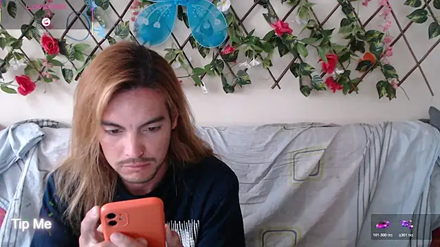 Snapshot of Jack_Emily1 chatting on 11/14/25, 05:44 Jack Emily1 online show from 11/14/25, 05:44