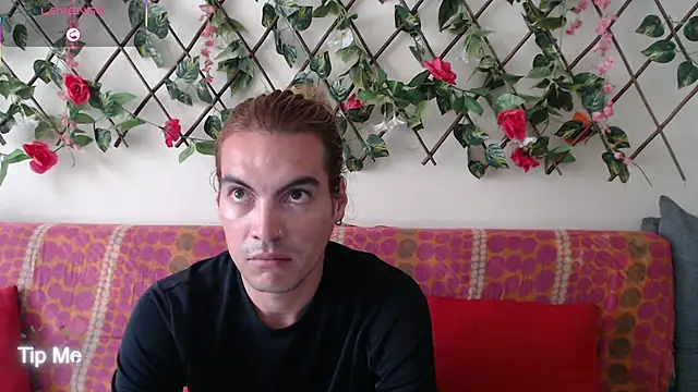 Snapshot of Jack_Emily1 chatting on 12/18/25, 04:02 Jack Emily1 online show from 12/18/25, 04:02