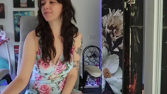 Snapshot of makiyahbelle chatting on 01/03/25, 10:19 makiyahbelle online show from 01/03/25, 10:19