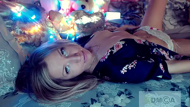 mimmi  online show from 01/21/25, 02:11