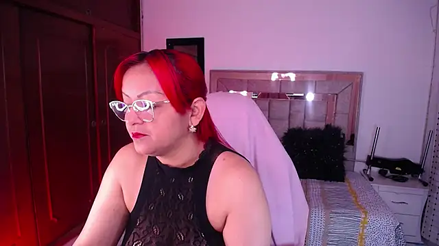 Snapshot of salomecastro_ chatting on 10/29/25, 04:15 salomecastro online show from 10/29/25, 04:15