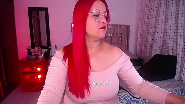 Snapshot of salomecastro_ chatting on 02/10/26, 03:43 salomecastro online show from 02/10/26, 03:43