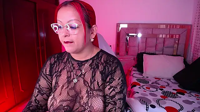 Snapshot of salomecastro_ chatting on 05/12/26, 03:14 salomecastro online show from 05/12/26, 03:14