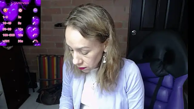 Snapshot of cristin_doll_ chatting on 05/01/26, 02:32 cristin doll online show from 05/01/26, 02:32