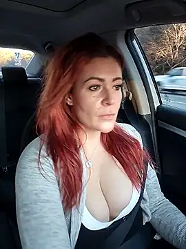 Snapshot of HollyTattoo chatting on 01/13/26, 01:38 HollyTattoo online show from 01/13/26, 01:38