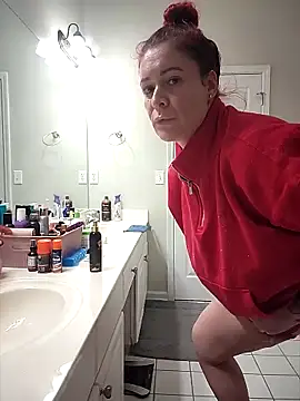 Snapshot of HollyTattoo chatting on 02/12/26, 02:56 HollyTattoo online show from 02/12/26, 02:56