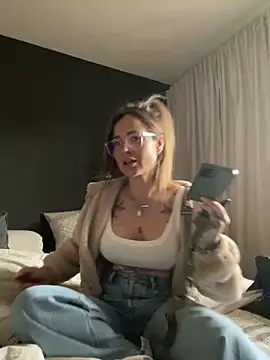 Etwas neugierig online show from 04/14/26, 10:10