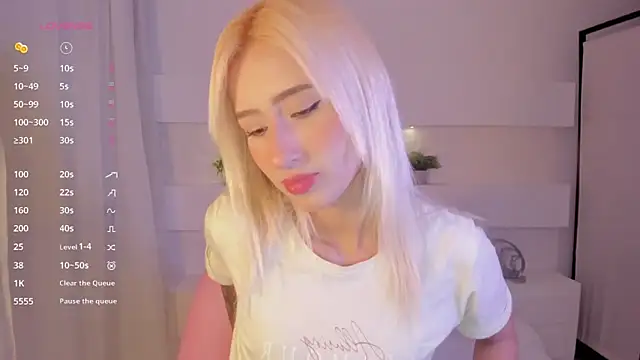 Snapshot of AshleyRoys chatting on 01/17/25, 03:53 AshleyRoys online show from 01/17/25, 03:53