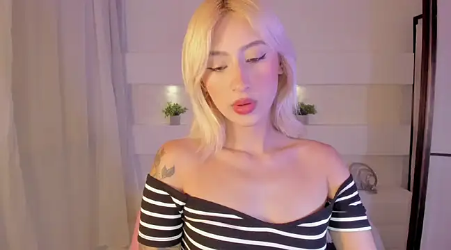 Snapshot of AshleyRoys chatting on 02/06/25, 03:20 AshleyRoys online show from 02/06/25, 03:20