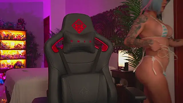 Snapshot of ambarEvans chatting on 03/06/25, 05:22 ambarEvans online show from 03/06/25, 05:22