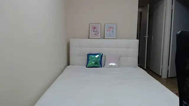 AnnaSweet18 online show from 02/02/25, 06:20