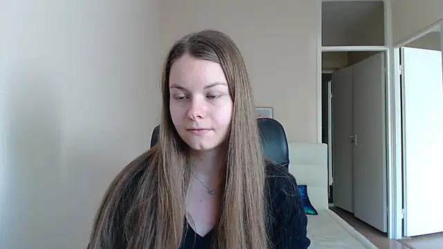 AnnaSweet18 online show from 09/30/25, 09:47