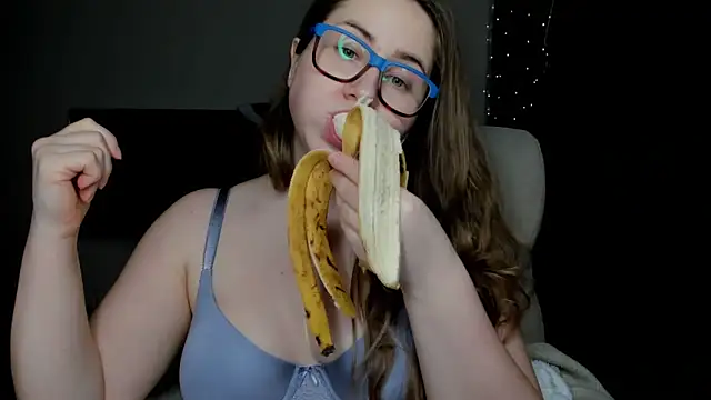 SeasonalSomeone online show from 12/21/25, 09:55