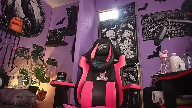 Snapshot of fetishkinkymeganx chatting on 10/03/25, 05:10 fetishkinkymeganx online show from 10/03/25, 05:10