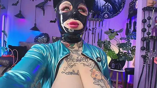 Snapshot of fetishkinkymeganx chatting on 06/04/26, 03:07 fetishkinkymeganx online show from 06/04/26, 03:07