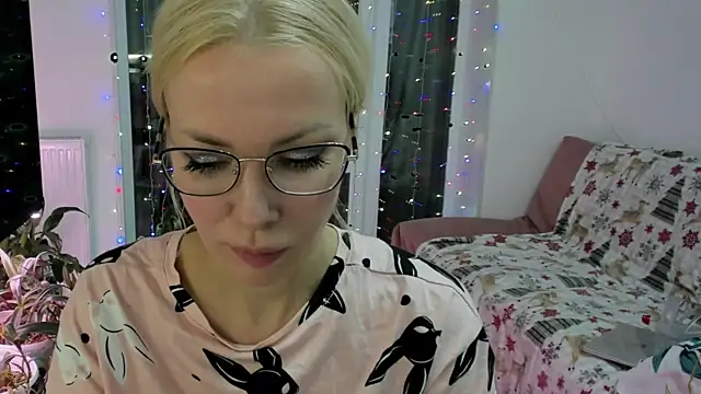 BowToYourWeakness online show from 12/28/24, 06:40