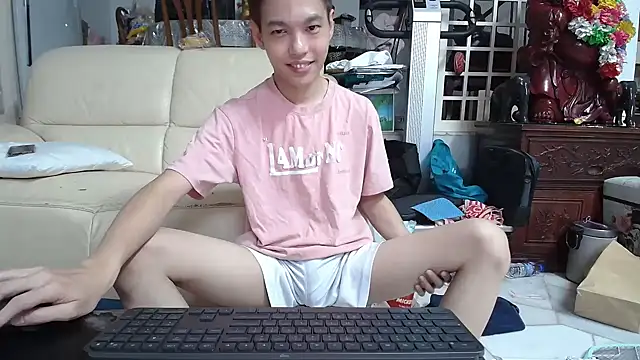 Snapshot of andrewooi chatting on 01/05/25, 12:21 andrewooi online show from 01/05/25, 12:21