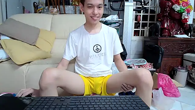 Snapshot of andrewooi chatting on 01/09/25, 12:30 andrewooi online show from 01/09/25, 12:30