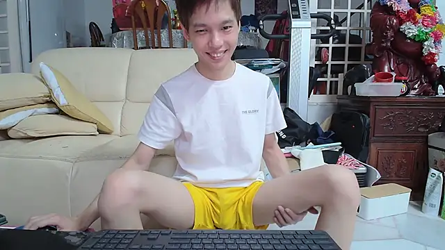 Snapshot of andrewooi chatting on 02/20/25, 06:46 andrewooi online show from 02/20/25, 06:46