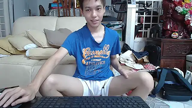 Snapshot of andrewooi chatting on 02/22/25, 04:51 andrewooi online show from 02/22/25, 04:51