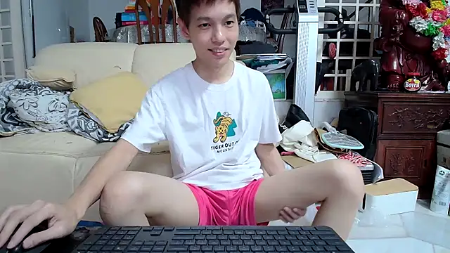 Snapshot of andrewooi chatting on 02/23/25, 03:08 andrewooi online show from 02/23/25, 03:08