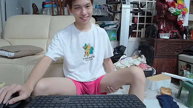 Snapshot of andrewooi chatting on 03/20/25, 05:47 andrewooi online show from 03/20/25, 05:47