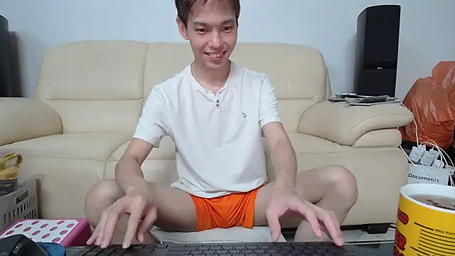 Snapshot of andrewooi chatting on 09/25/25, 09:40 andrewooi online show from 09/25/25, 09:40