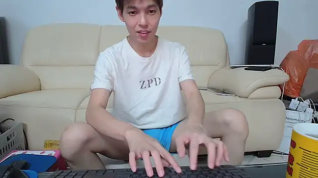 Snapshot of andrewooi chatting on 11/11/25, 05:24 andrewooi online show from 11/11/25, 05:24