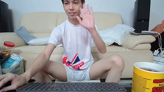 Snapshot of andrewooi chatting on 05/03/26, 11:38 andrewooi online show from 05/03/26, 11:38