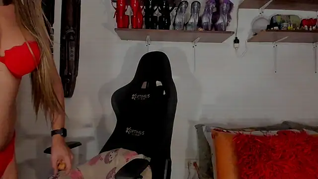 Snapshot of sashasweethot chatting on 04/15/26, 08:10 sashasweethot online show from 04/15/26, 08:10