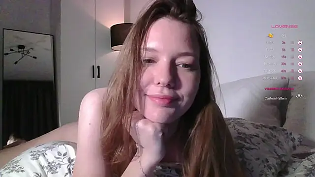 Snapshot of Hit-girl- chatting on 03/19/25, 07:38 Hit-girl- online show from 03/19/25, 07:38