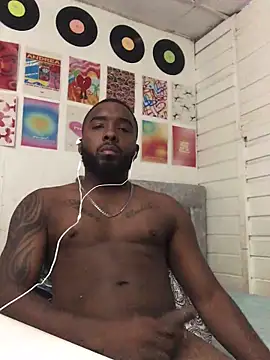 Snapshot of livepro chatting on 11/10/25, 02:16 livepro online show from 11/10/25, 02:16