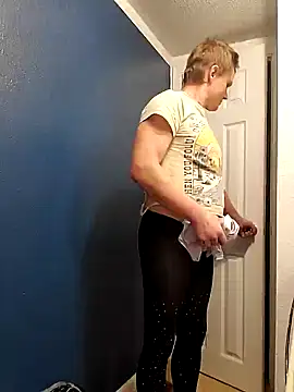 Snapshot of MaddyC6992 chatting on 01/07/25, 01:35 MaddyC6992 online show from 01/07/25, 01:35