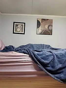 Snapshot of MaddyC6992 chatting on 03/01/25, 06:46 MaddyC6992 online show from 03/01/25, 06:46