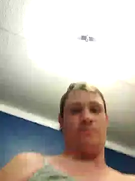 Snapshot of MaddyC6992 chatting on 03/07/25, 10:24 MaddyC6992 online show from 03/07/25, 10:24