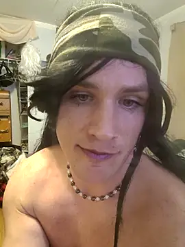 Snapshot of MaddyC6992 chatting on 12/21/25, 08:10 MaddyC6992 online show from 12/21/25, 08:10