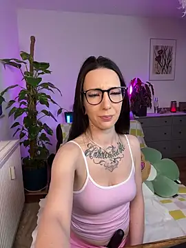 Trixie-Tainted online show from 03/13/25, 02:55