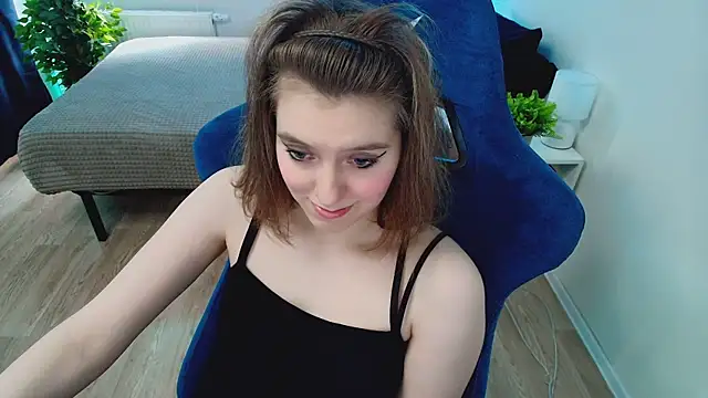 Snapshot of CranberryHot chatting on 06/02/26, 10:39 CranberryHot online show from 06/02/26, 10:39