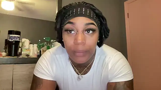 Creamesensation online show from 09/23/25, 03:48