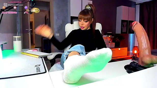 Snapshot of Miss_kay1111 chatting on 04/25/26, 03:31 Miss kay1111 online show from 04/25/26, 03:31