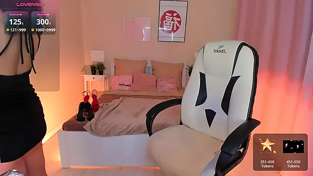 HelenaRegal online show from 11/14/25, 01:54