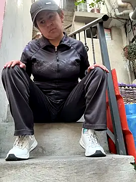 latinfemale online show from 11/20/25, 07:35