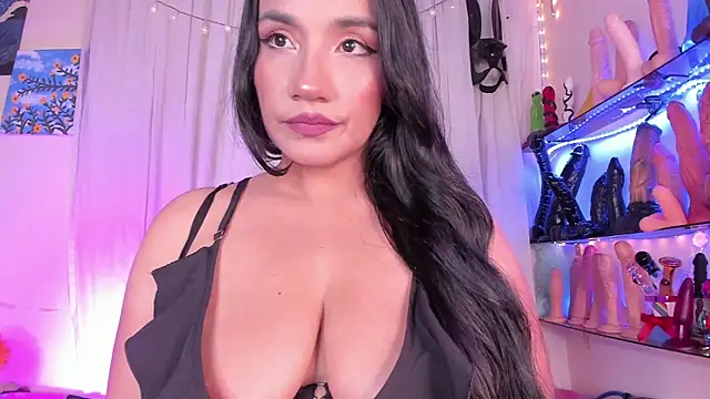 Snapshot of christymilkk chatting on 12/27/24, 10:59 christymilkk online show from 12/27/24, 10:59